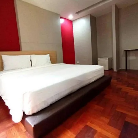 X Go Inn Silom Road -Bts Saint Louis Bangkok Exterior photo