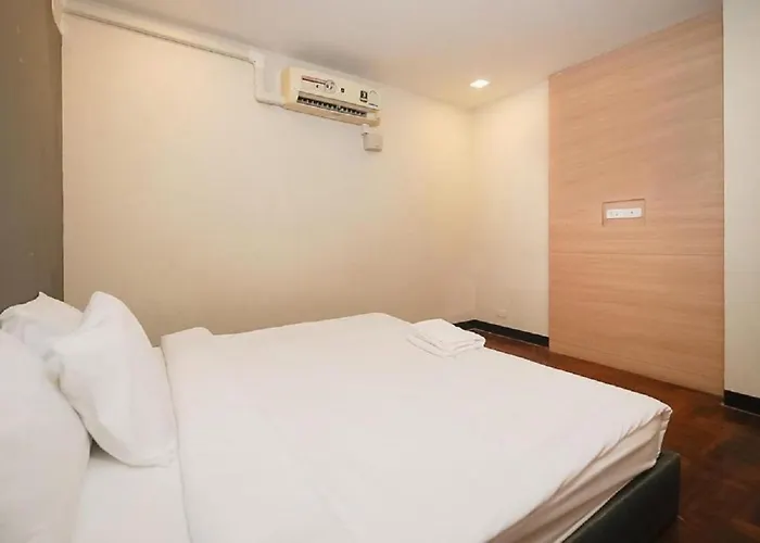 X Go Inn Silom Road -Bts Saint Louis