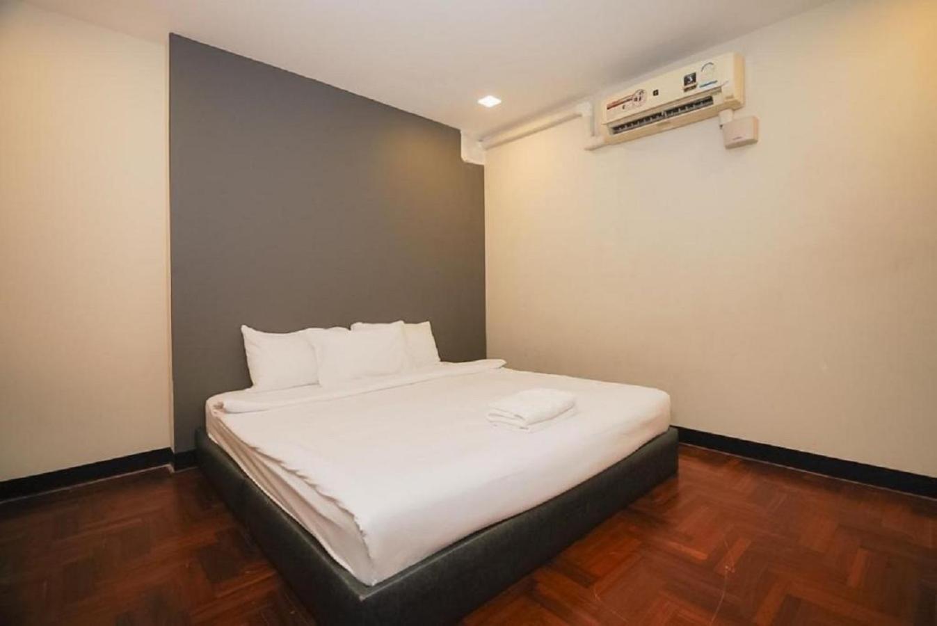 X Go Silom Road -bts Saint Louis Apartment Bangkok